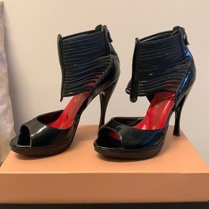 Sold :: Black stilettos